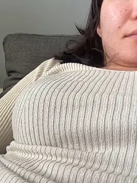 Molly242424- online show from March 25, 1:17 pm