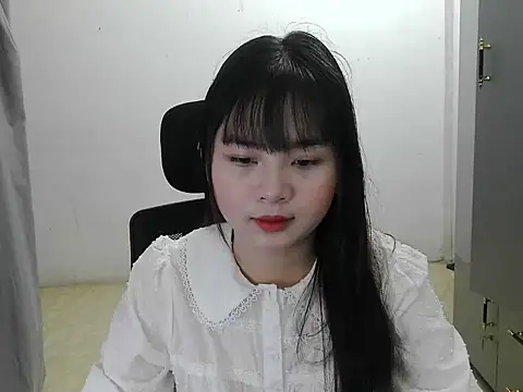 Snapshot of Poppy8386 chatting on April 1, 7:09 am Poppy8386 online show from April 1, 7:09 am