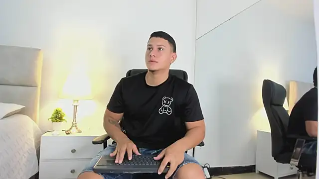 Chriss Diamond online show from May 26, 9:22 pm