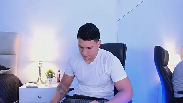 Chriss Diamond online show from June 1, 8:54 pm