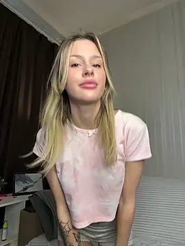 Snapshot of Soralow chatting on March 30, 12:50 pm Soralow online show from March 30, 12:50 pm