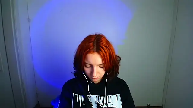 Butterfly Milly online show from May 14, 1:18 pm