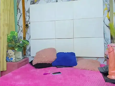 kloeMadels online show from May 4, 6:48 pm