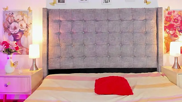 Snapshot of SamantaAristizabal2 chatting on March 25, 12:00 pm SamantaAristizabal2 online show from March 25, 12:00 pm