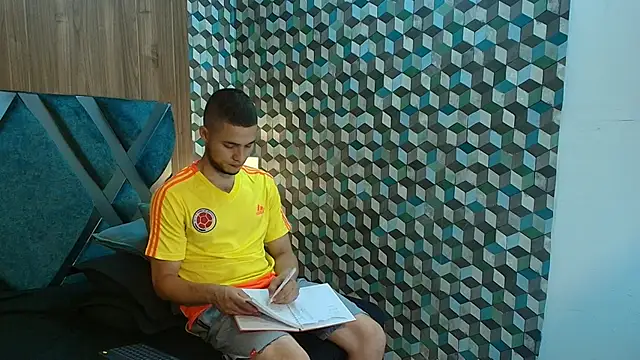 Joaho Fernandez online show from May 13, 9:44 pm