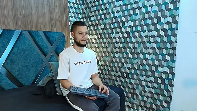 Joaho Fernandez online show from July 6, 9:28 pm