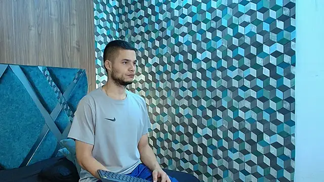 Joaho Fernandez online show from July 18, 9:51 pm