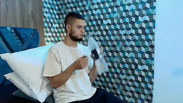 Joaho Fernandez online show from July 29, 8:51 pm