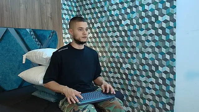 Joaho Fernandez online show from August 3, 9:29 pm
