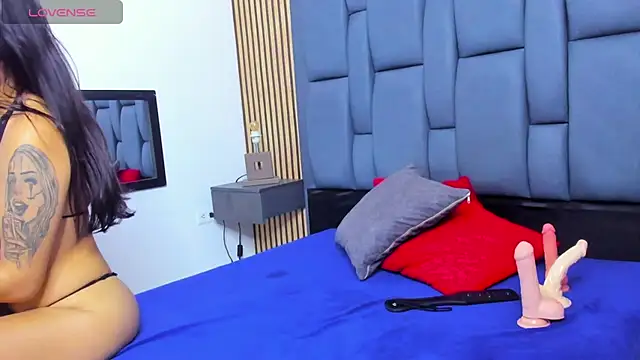 karamoss online show from May 1, 11:59 am
