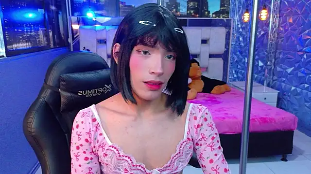 IsaacNovaa online show from June 10, 8:19 pm
