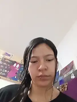 Snapshot of Ninffa_sweet21 chatting on May 27, 11:57 pm Ninffa sweet21 online show from May 27, 11:57 pm