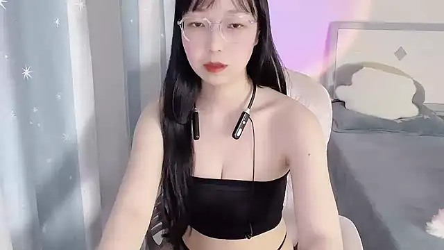 Snapshot of Anya-2026 chatting on April 15, 11:17 am Anya-2026 online show from April 15, 11:17 am