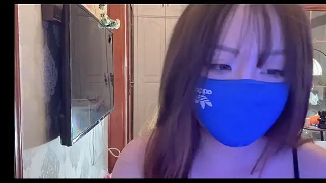 Snapshot of thelittlexx chatting on June 3, 2:33 pm thelittlexx online show from June 3, 2:33 pm