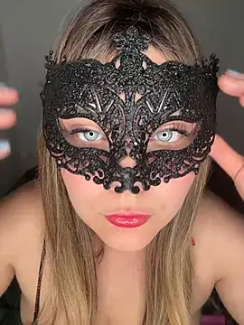 Blonde Cougar online show from May 13, 6:05 pm