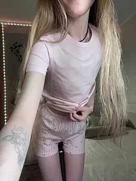 AvaTayloor online show from April 2, 4:32 am