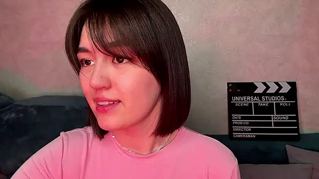 Snapshot of lilysolar chatting on May 10, 5:29 pm lilysolar online show from May 10, 5:29 pm