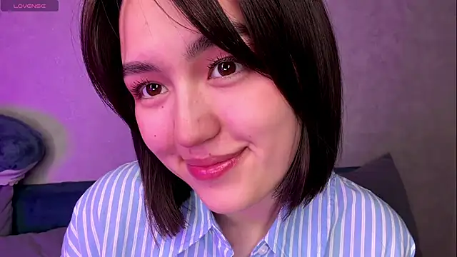 Snapshot of lilysolar chatting on May 11, 4:04 pm lilysolar online show from May 11, 4:04 pm