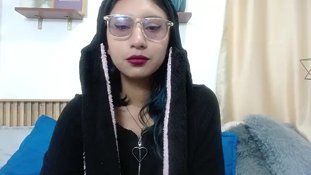 Snapshot of Violet_2003 chatting on June 27, 2:34 pm Violet 2003 online show from June 27, 2:34 pm