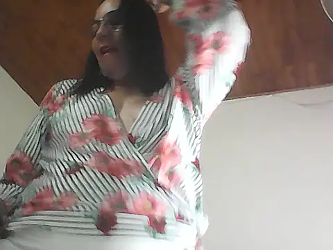 roxanne xxx online show from April 13, 2:22 pm