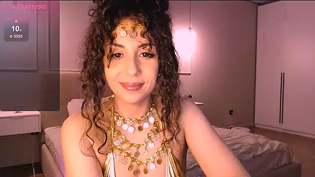 Snapshot of curly_jade_ chatting on April 25, 9:23 pm curly jade online show from April 25, 9:23 pm