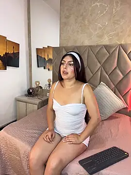 Snapshot of Cinthia_Cortes chatting on March 27, 8:08 pm Cinthia Cortes online show from March 27, 8:08 pm