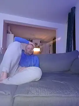 CoppiaGaya online show from April 4, 8:39 pm