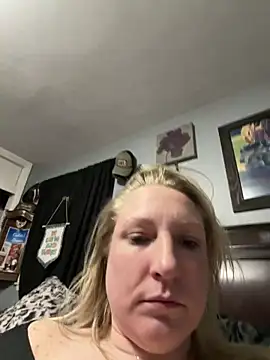 sweetkacibaby online show from April 8, 4:23 am