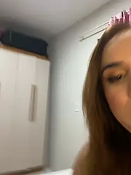 Snapshot of Jullyanaximeness chatting on June 25, 9:19 pm Jullyanaximeness online show from June 25, 9:19 pm