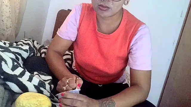 xblackstarX1 online show from July 18, 12:31 pm