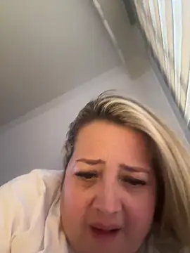 Martinacurvy  online show from March 29, 7:47 pm