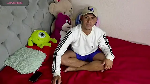 Snapshot of Zaym_Liam chatting on March 30, 10:44 pm Zaym Liam online show from March 30, 10:44 pm