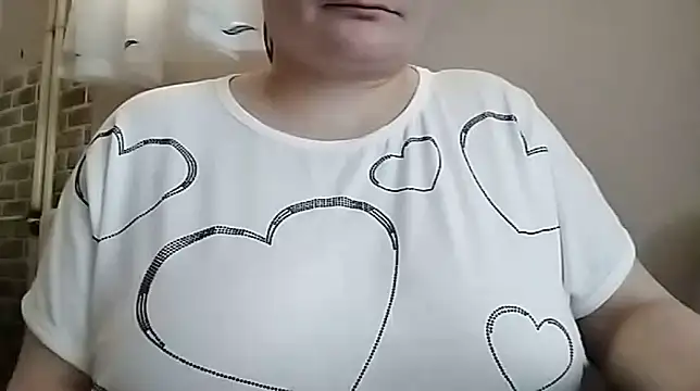 Bonnie Jade online show from April 15, 11:39 am