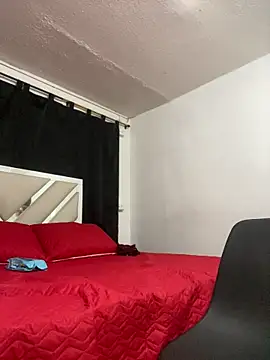 AlanaBrunetteX X online show from April 25, 11:35 pm