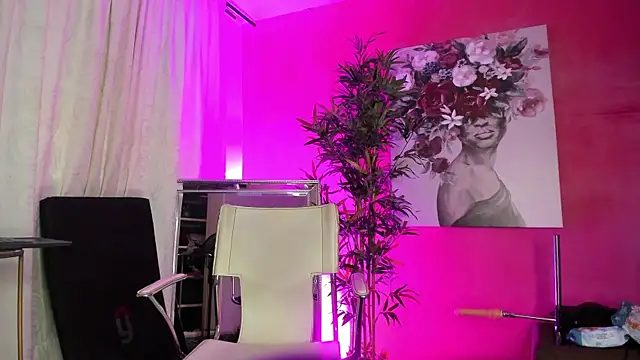 Snapshot of LexyNova_ chatting on May 22, 2:44 pm LexyNova online show from May 22, 2:44 pm