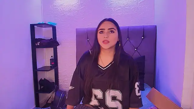 Snapshot of sweet__cherry1 chatting on March 27, 7:02 pm sweet cherry1 online show from March 27, 7:02 pm