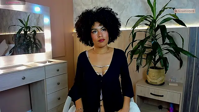 baddie delaylaa online show from May 6, 7:08 pm