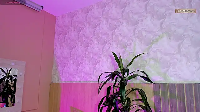 baddie delaylaa online show from May 9, 6:02 pm
