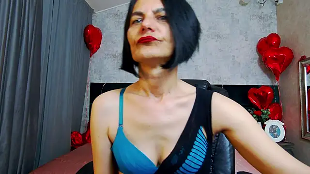 Snapshot of KalystaSwiss chatting on April 6, 4:57 am KalystaSwiss online show from April 6, 4:57 am