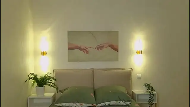 Snapshot of MellyAlfayi chatting on April 7, 9:10 am MellyAlfayi online show from April 7, 9:10 am