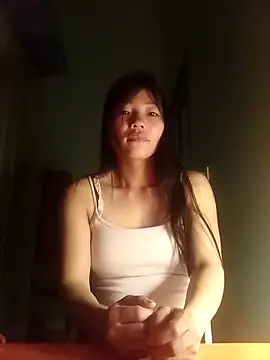 Snapshot of -Quyny- chatting on April 7, 7:47 pm -Quyny- online show from April 7, 7:47 pm