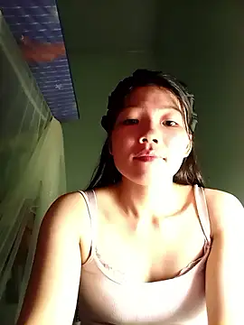 Snapshot of -Quyny- chatting on May 10, 11:48 am -Quyny- online show from May 10, 11:48 am