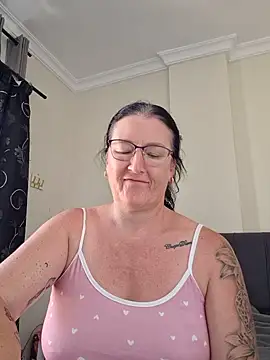Snapshot of Flirty_Siennax chatting on July 5, 8:43 am Flirty Siennax online show from July 5, 8:43 am