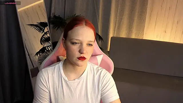 Candy Lirr online show from May 15, 2:40 am