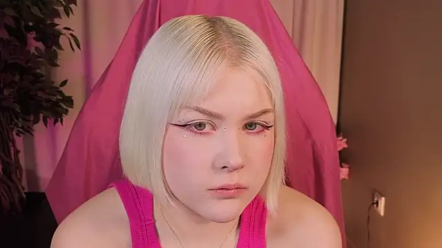 mollieluv online show from March 28, 9:36 pm