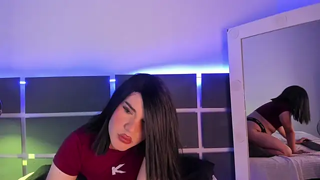 GlossyBratz online show from April 24, 7:38 pm