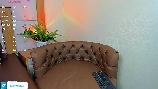Venezuelan Butt online show from May 15, 1:51 pm