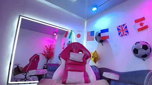 Snapshot of Palmer_foxx chatting on July 7, 6:47 am Palmer foxx online show from July 7, 6:47 am