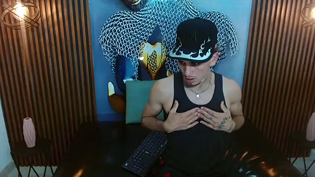 Snapshot of DanntheStiff chatting on May 5, 8:06 pm DanntheStiff online show from May 5, 8:06 pm