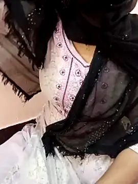 Snapshot of Miss_Noor__ chatting on April 6, 6:36 am Miss Noor online show from April 6, 6:36 am